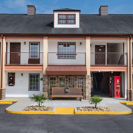 Baymont By Wyndham Commerce Ga Near Tanger Outlets Mall Экстерьер фото