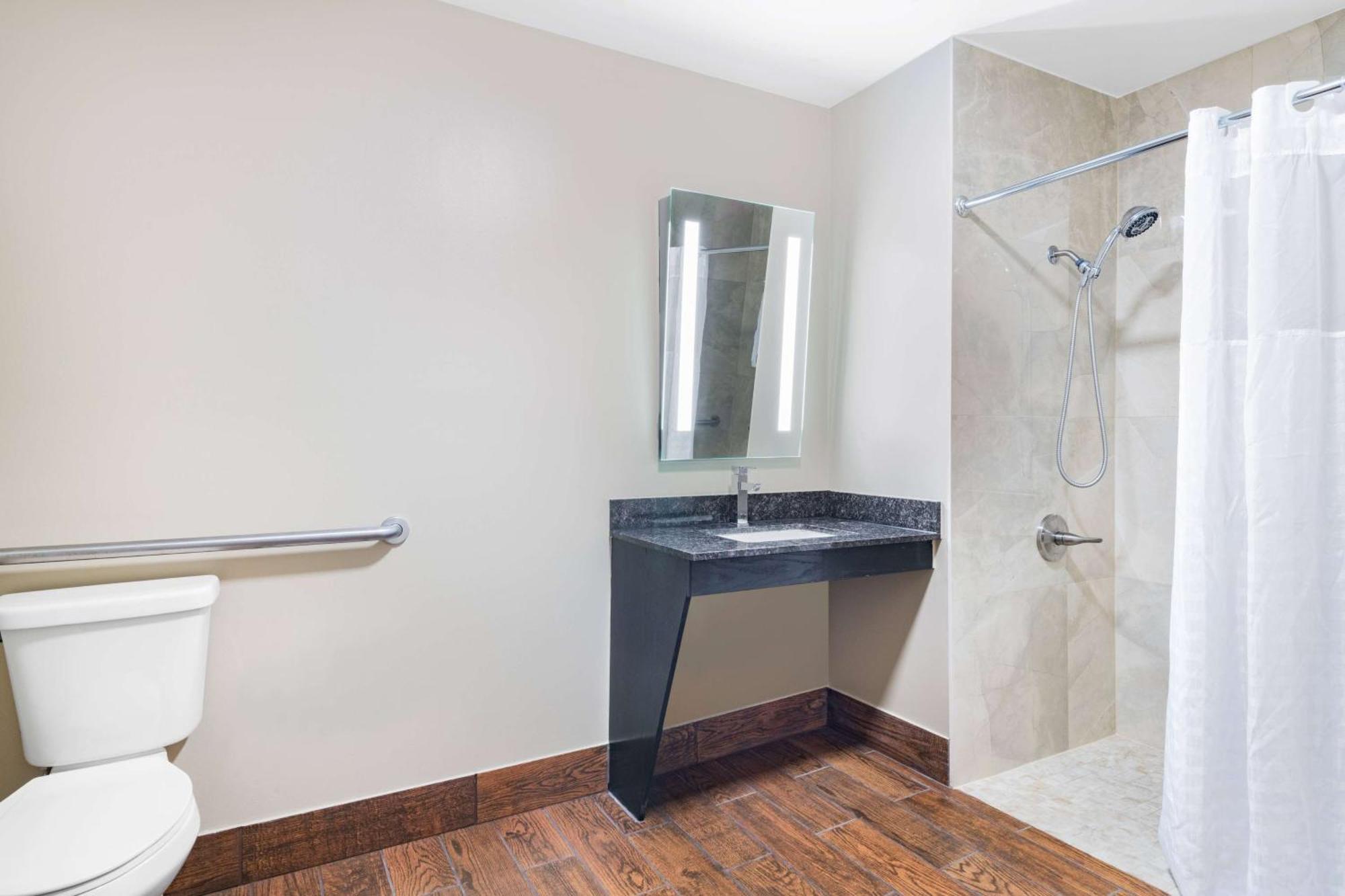 Baymont By Wyndham Commerce Ga Near Tanger Outlets Mall Экстерьер фото