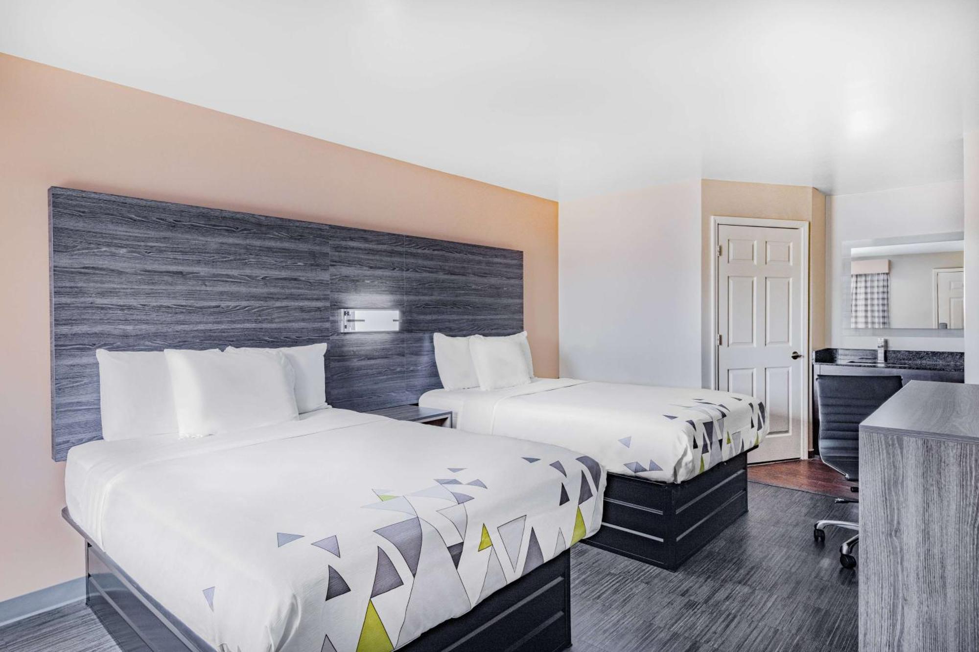 Baymont By Wyndham Commerce Ga Near Tanger Outlets Mall Экстерьер фото