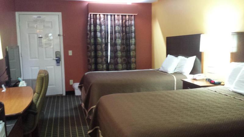 Baymont By Wyndham Commerce Ga Near Tanger Outlets Mall Экстерьер фото